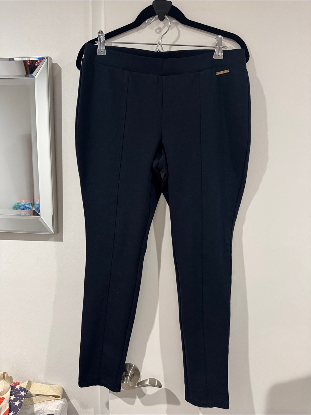 BNWOT Women’s Michael Kors Ponte Stretch leggings Large